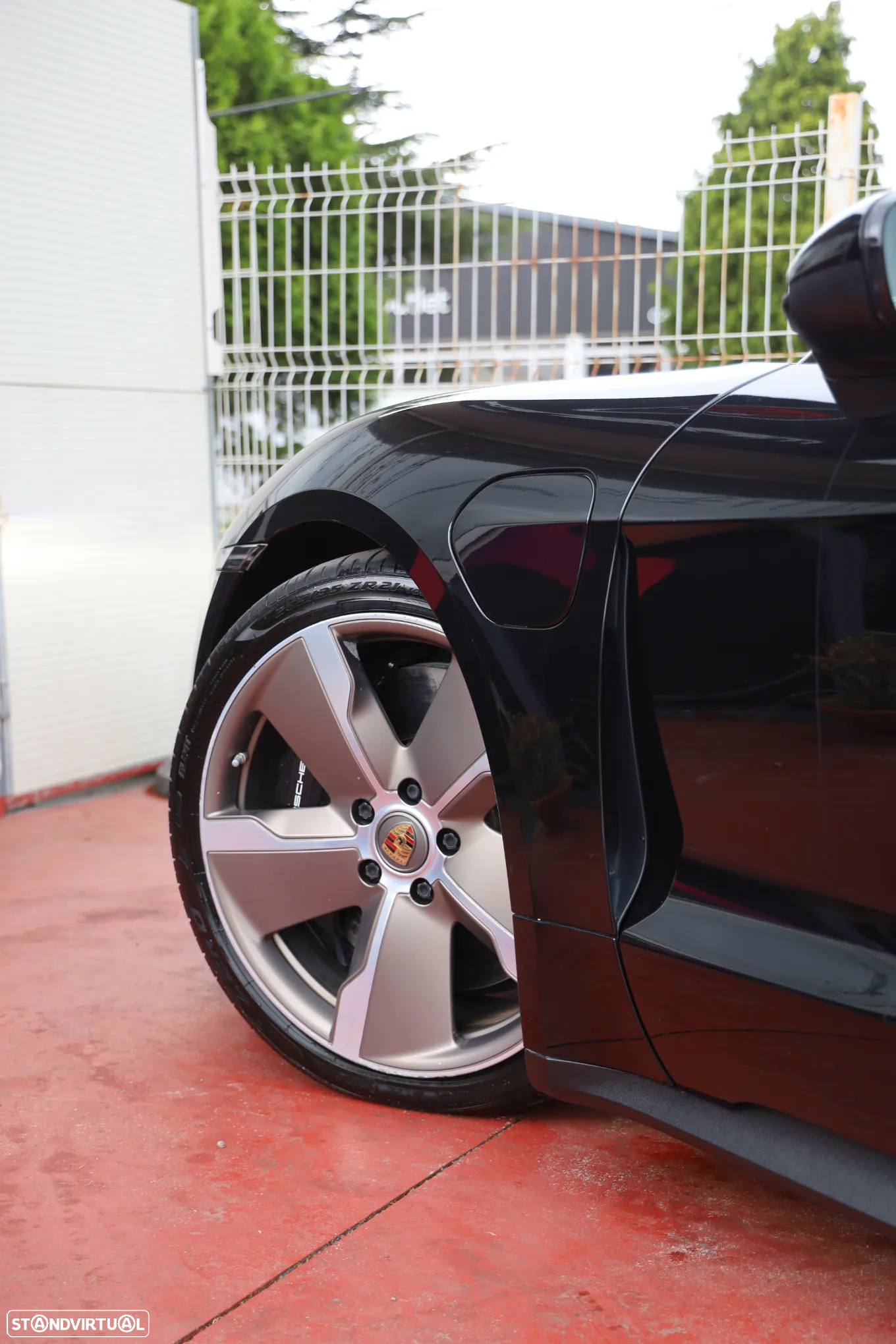 Porsche Taycan 4S - 38