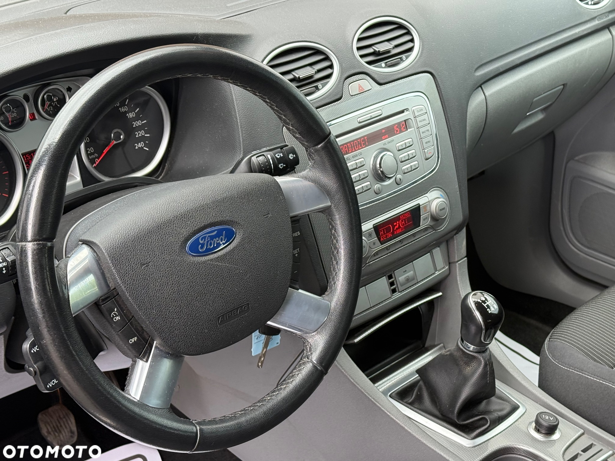 Ford Focus 1.8 Titanium - 17