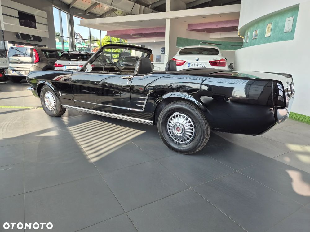 Ford Mustang - 11