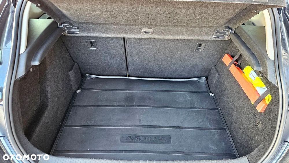 Opel Astra 1.4 Turbo 150 Jahre - 24