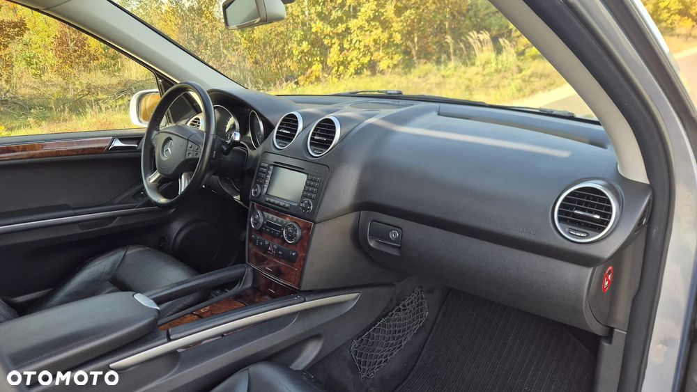 Mercedes-Benz ML 500 4-Matic - 9
