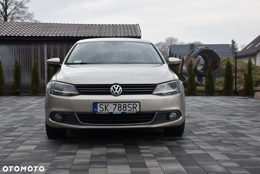 Volkswagen Jetta - 5