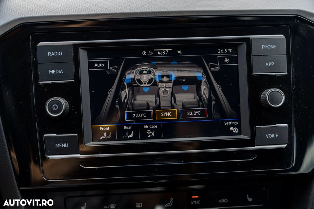 VOLKSWAGEN Passat 2023 — imagine 20