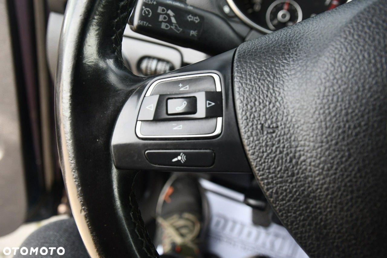 Volkswagen Golf - 28