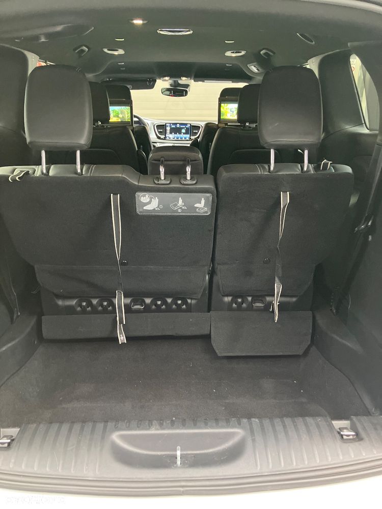 Chrysler Pacifica - 16