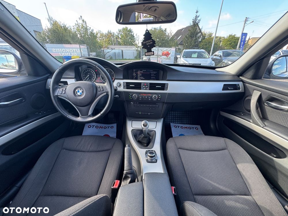BMW Seria 3 318d Sport Line - 17