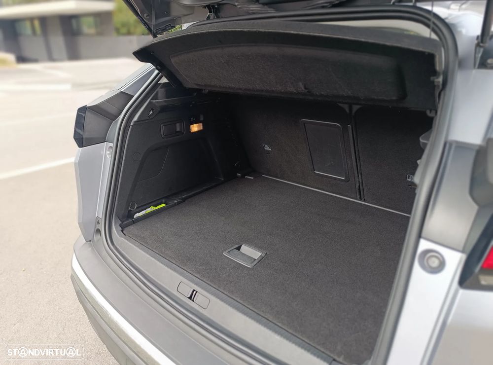 Peugeot 3008 1.5 BlueHDi Allure EAT8 - 8