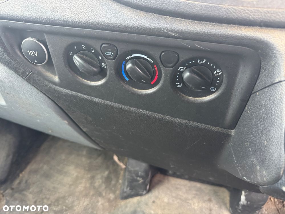 Ford Transit 2.0 Ecoblue TDCi 170 kM L3H3 - 23