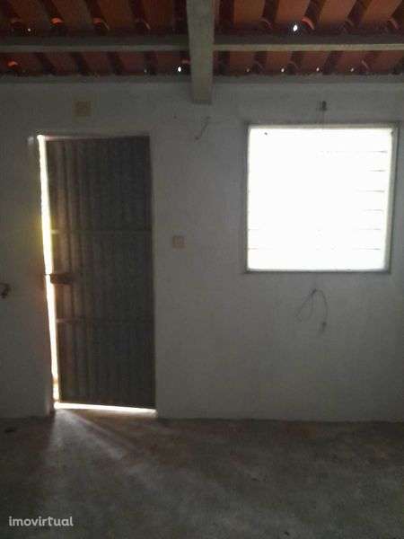 Espaço de Arrumos para Arrendar - Grande imagem: 2/4