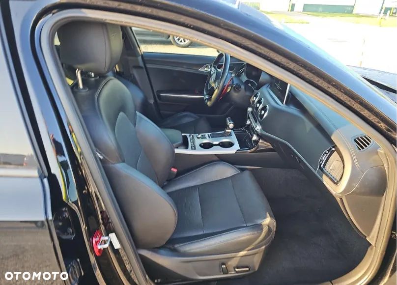 Kia Stinger 3.3 T-GDI AWD GT - 7