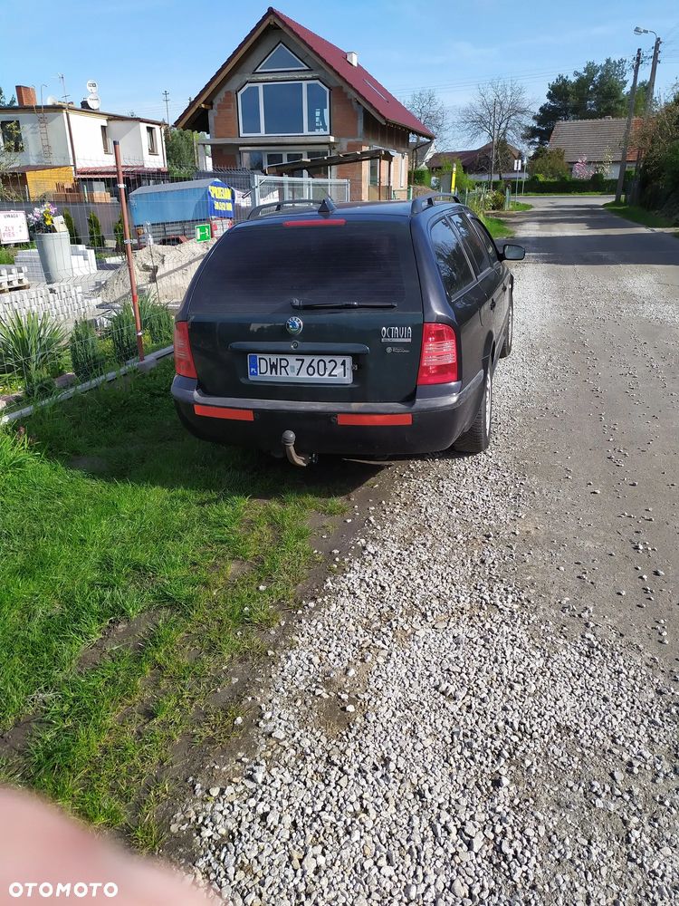 Skoda Octavia 1.6 Ambiente - 5