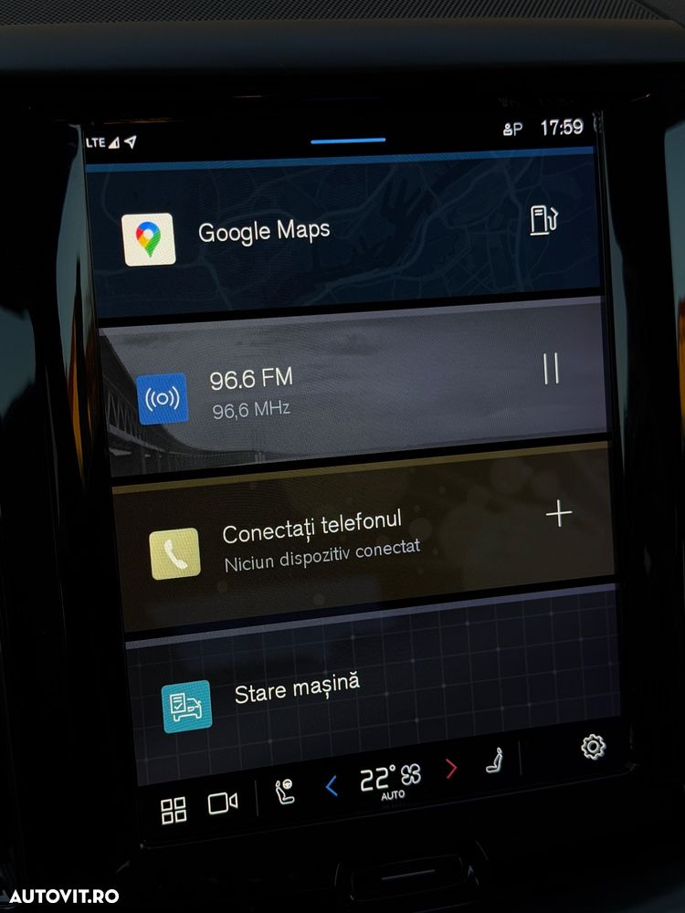 Volvo XC 60 B4 MHEV AWD Momentum Pro - 22