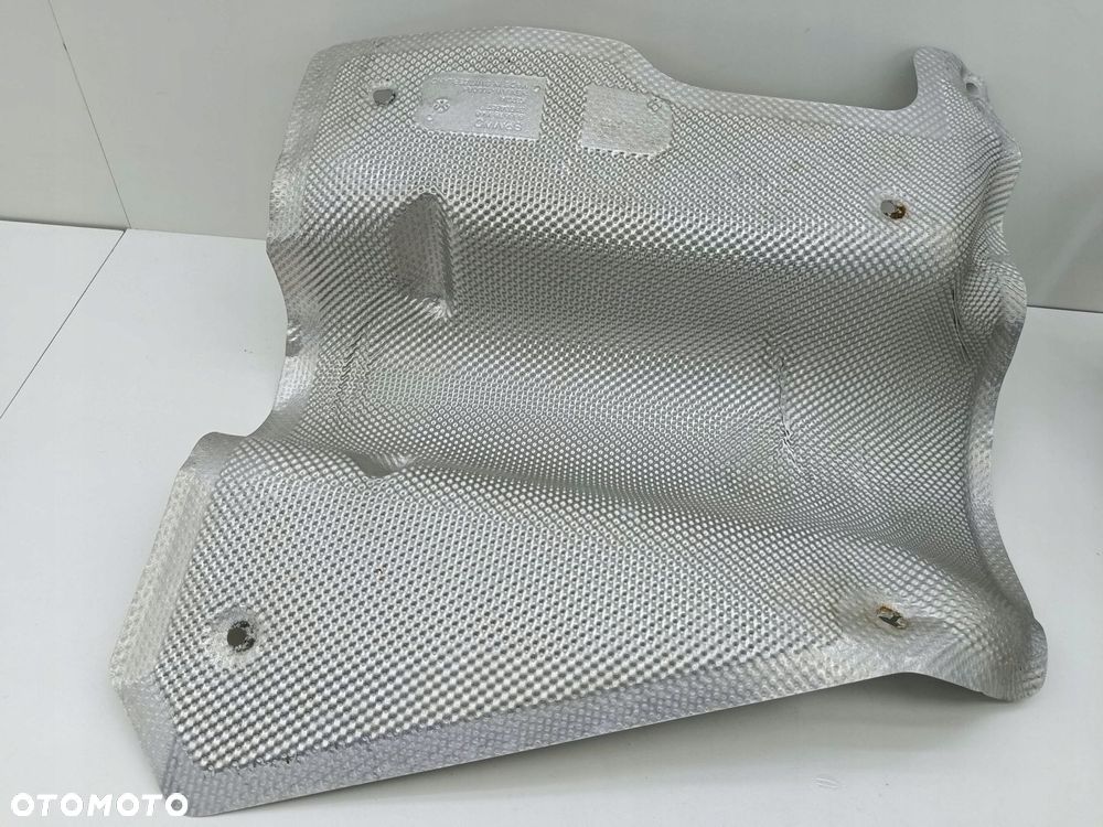 VOLVO XC 40 OSŁONA TERMICZNA MOCOWANIE 31694867 8889807945 - 2