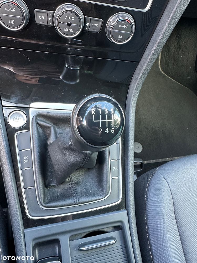 Volkswagen Golf 2.0 TDI SCR Highline - 27