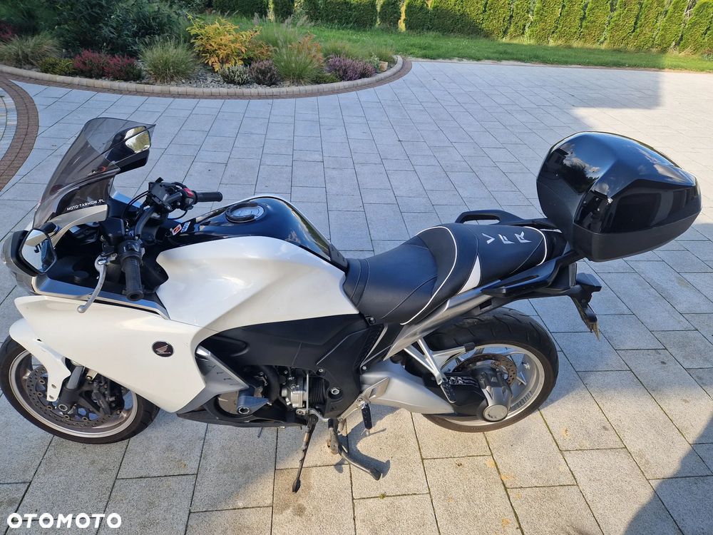 Honda VFR - 3