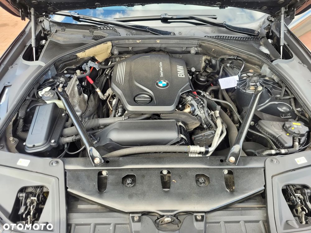 BMW Seria 5 520d xDrive - 21