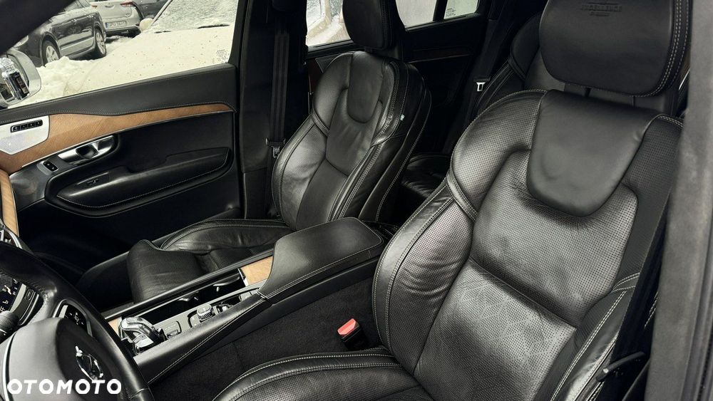 Volvo XC 90 - 9