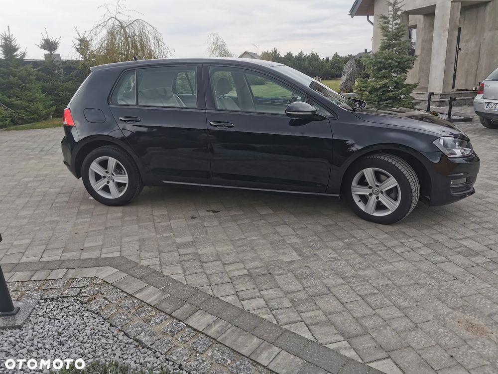 Volkswagen Golf - 6