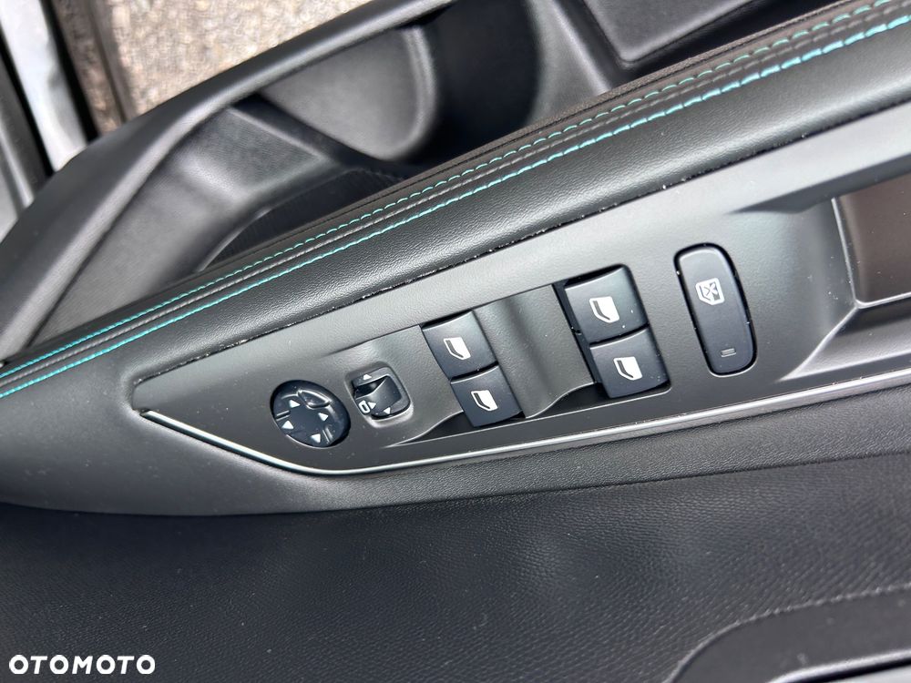 Peugeot 3008 1.2 PureTech Allure Pack S&S EAT8 - 21