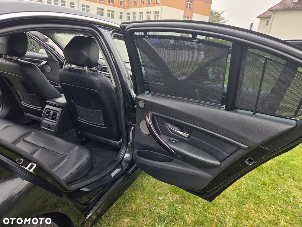 BMW Seria 3 320d Blue Performance Luxury Line - 27