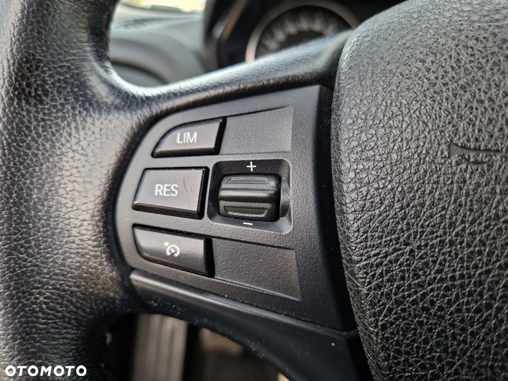 BMW Seria 1 116d Sport Line - 13