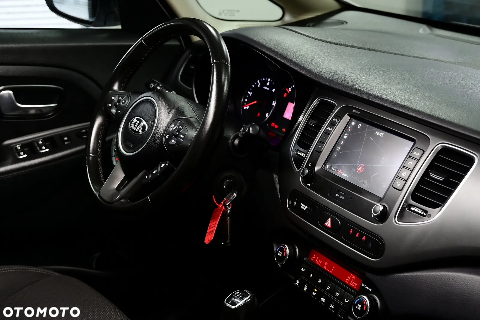 Kia Carens - 26