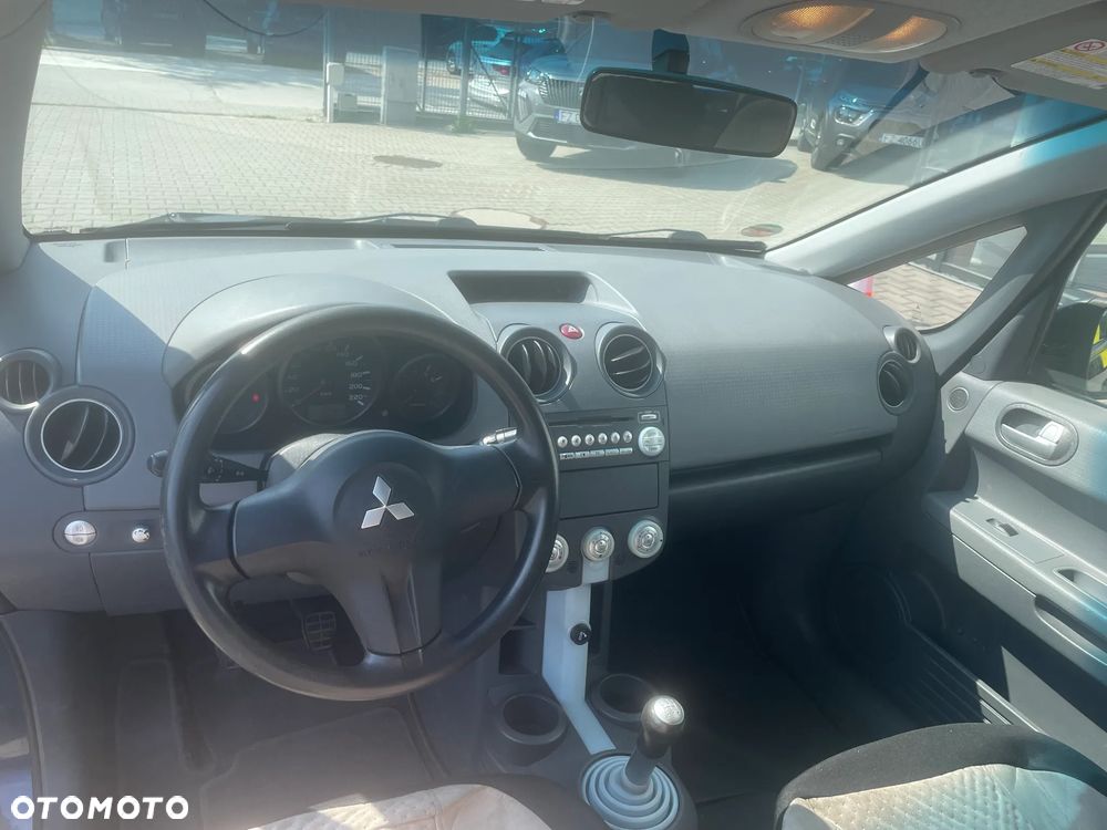 Mitsubishi Colt - 6