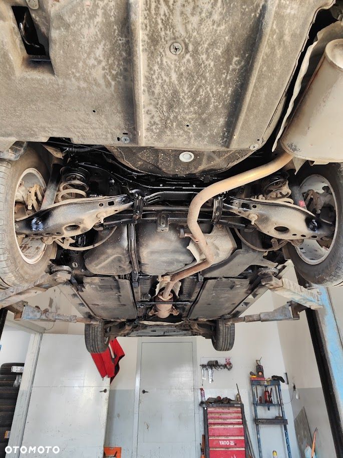 Toyota Avensis 1.8 Sol - 18