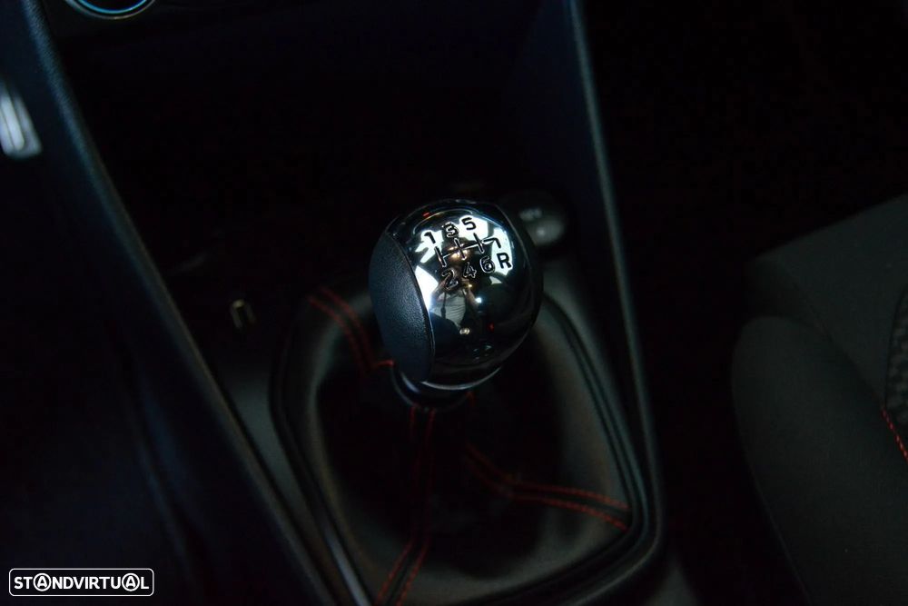 Ford Fiesta 1.0 EcoBoost ST-Line - 46