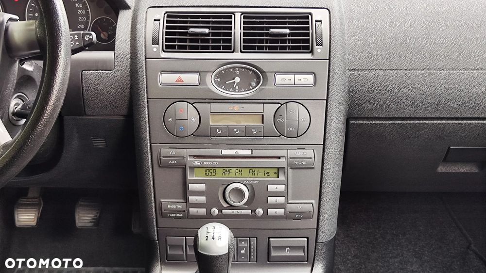 Ford Mondeo 1.8 Trend - 28