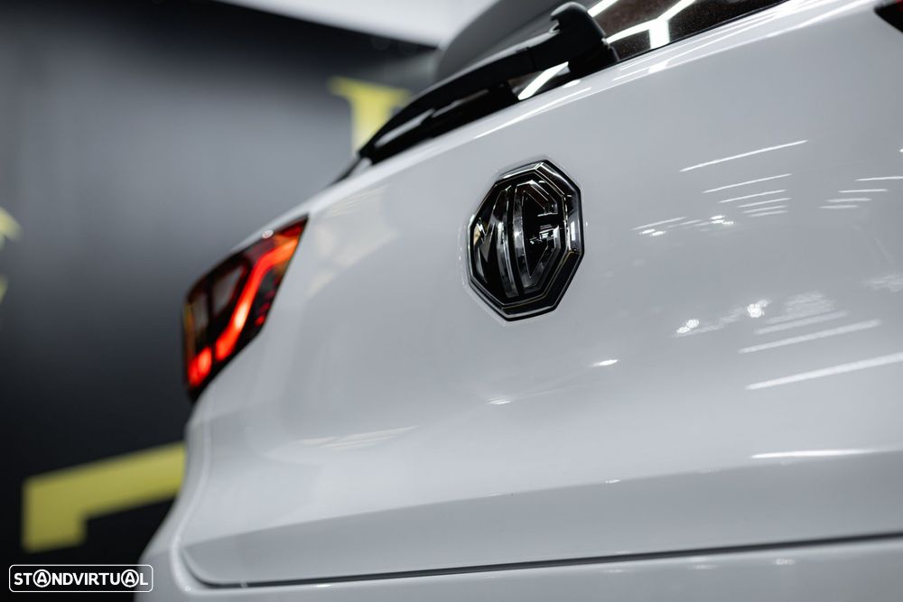 MG ZS EV 44.5 kWh Luxury - 12