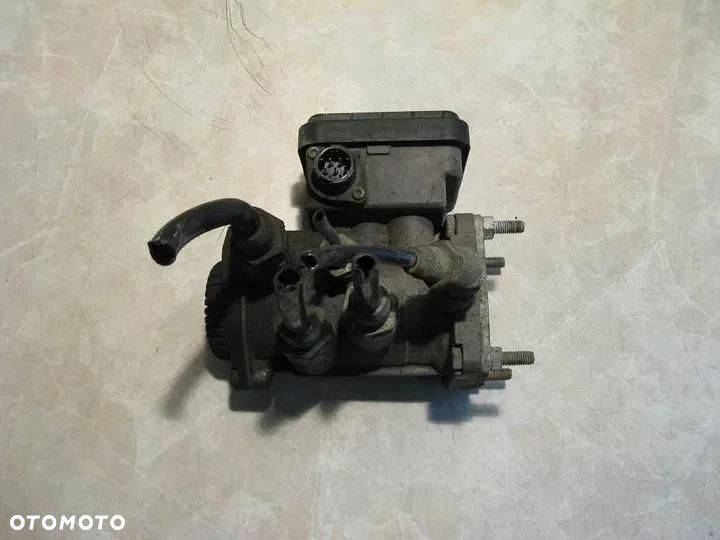 # SCANIA R 4 124 zawór hamulcowy europa naczepy 1442937 - 1