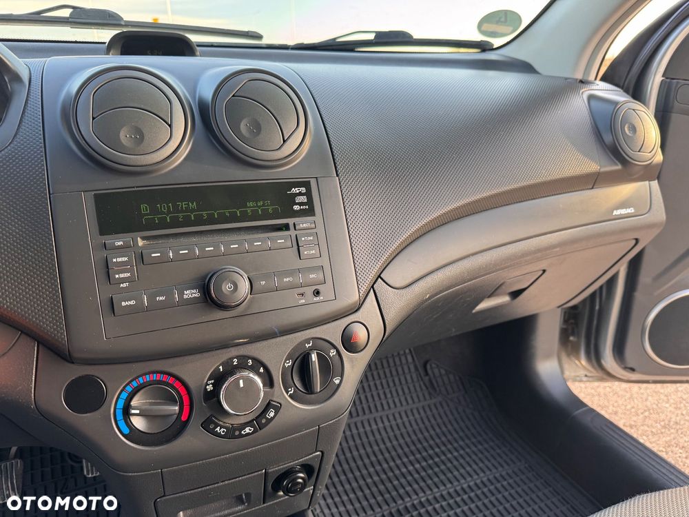 Chevrolet Aveo 1.2 LS - 19