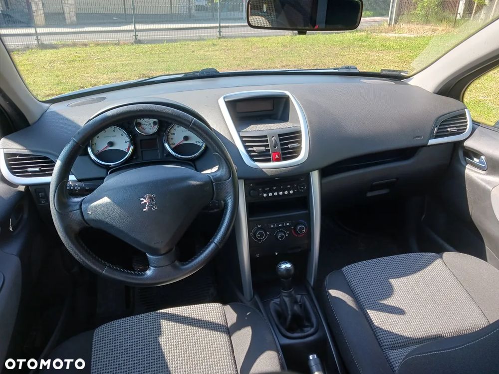 Peugeot 207 1.4 16V Trendy - 9
