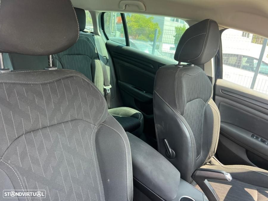 Renault Mégane 1.5 Blue dCi Intens - 10