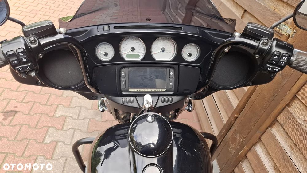 Harley-Davidson Touring Street Glide - 22