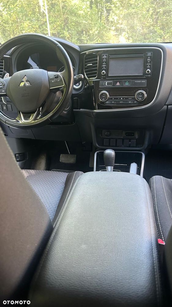 Mitsubishi Outlander 2.0 Intense + Navi 4WD CVT - 14
