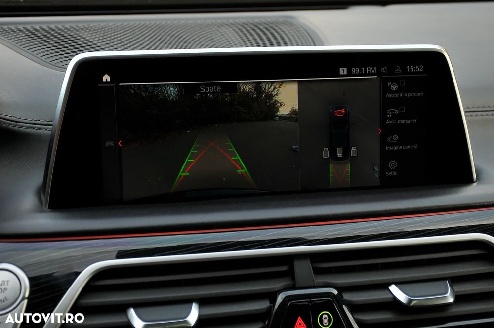 BMW Seria 7 750i xDrive - 17