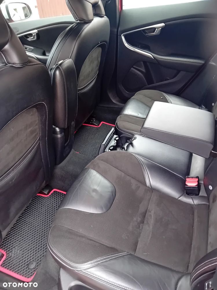 Volvo V40 D2 Drive-E R-Design Momentum - 12