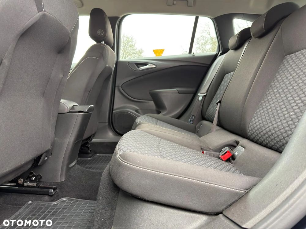 Opel Astra 1.6 CDTI Enjoy - 36