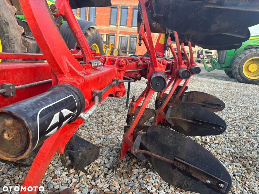 Gregoire Besson RWY 6 - 13