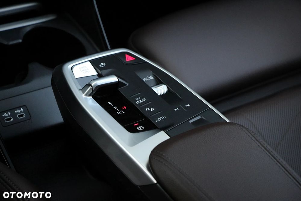 BMW Seria 2 218i Luxury Line - 28