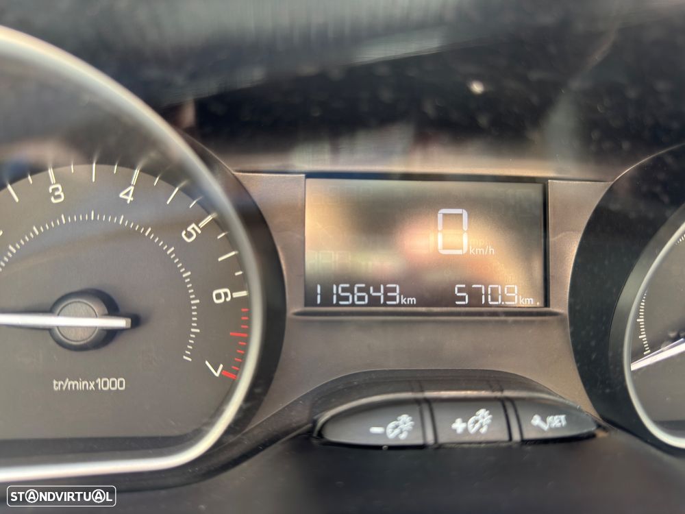 Peugeot 208 1.2 PureTech Style - 10