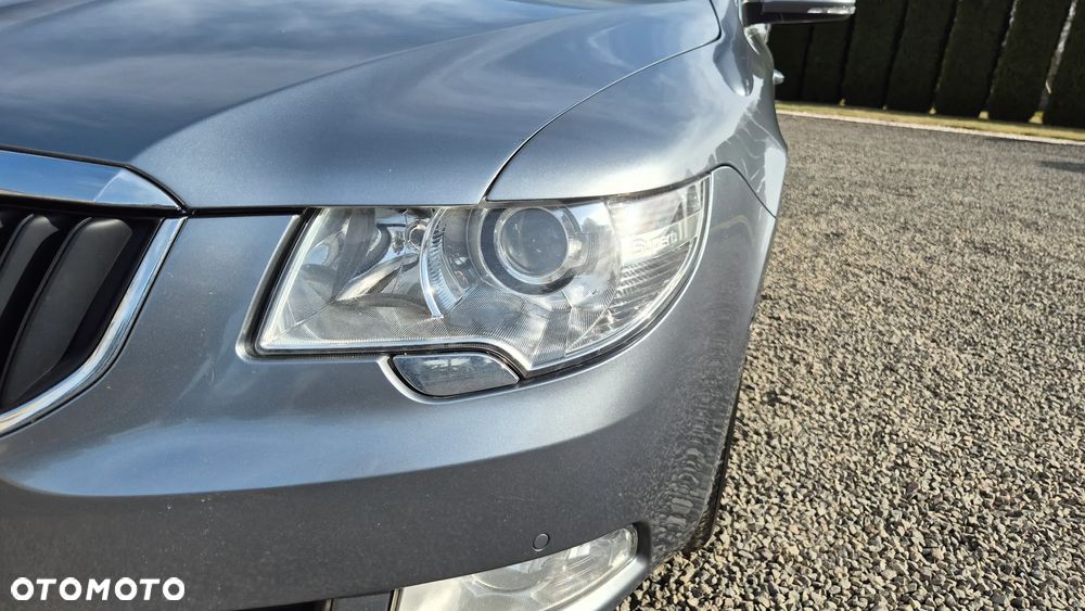 Skoda Superb 2.0 TDI DSG Exclusive - 11