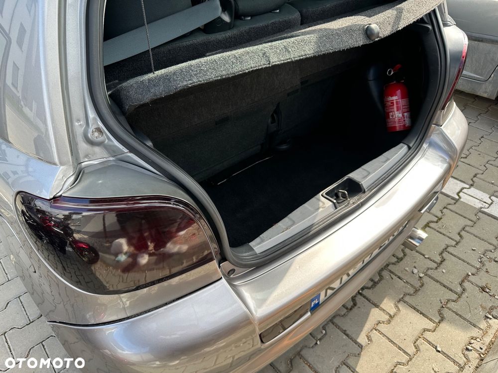 Toyota Yaris - 25