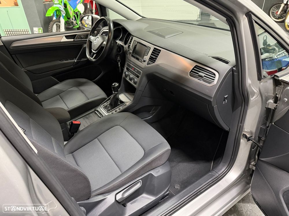 VW Golf Sportsvan 1.6 TDI Confortline BlueMotion - 23