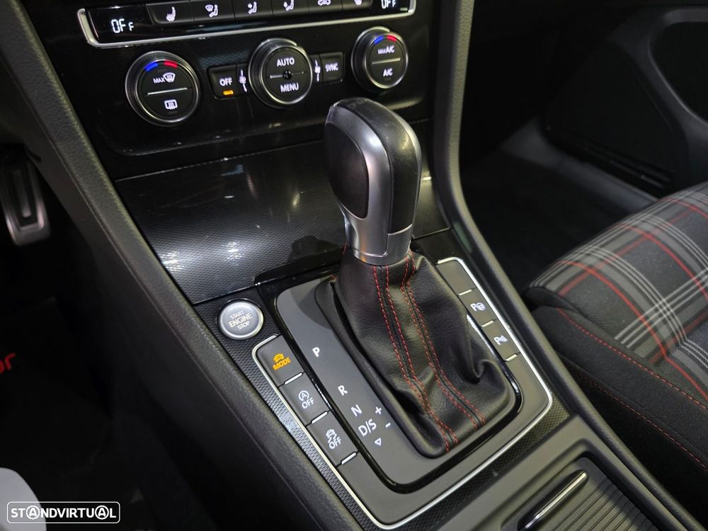 VW Golf 2.0 TSi GTi DSG - 24