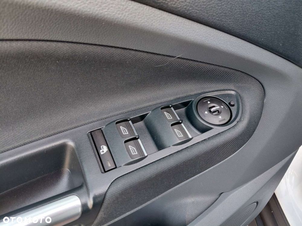 Ford Grand C-MAX - 11
