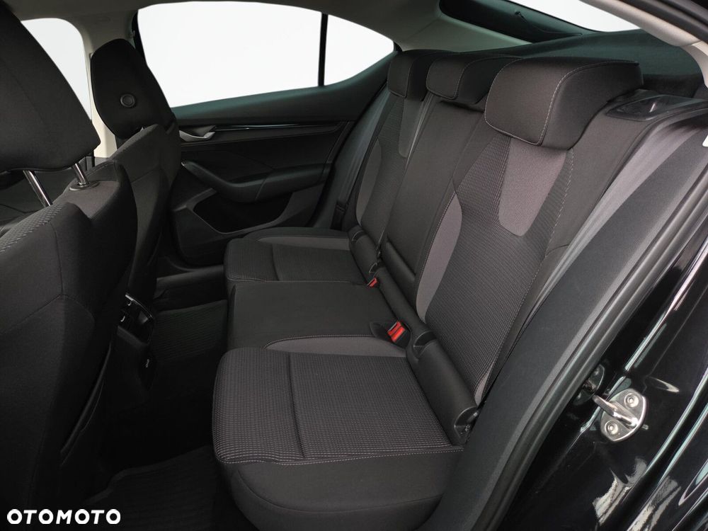 Skoda Octavia 1.5 TSI mHEV Selection DSG - 13