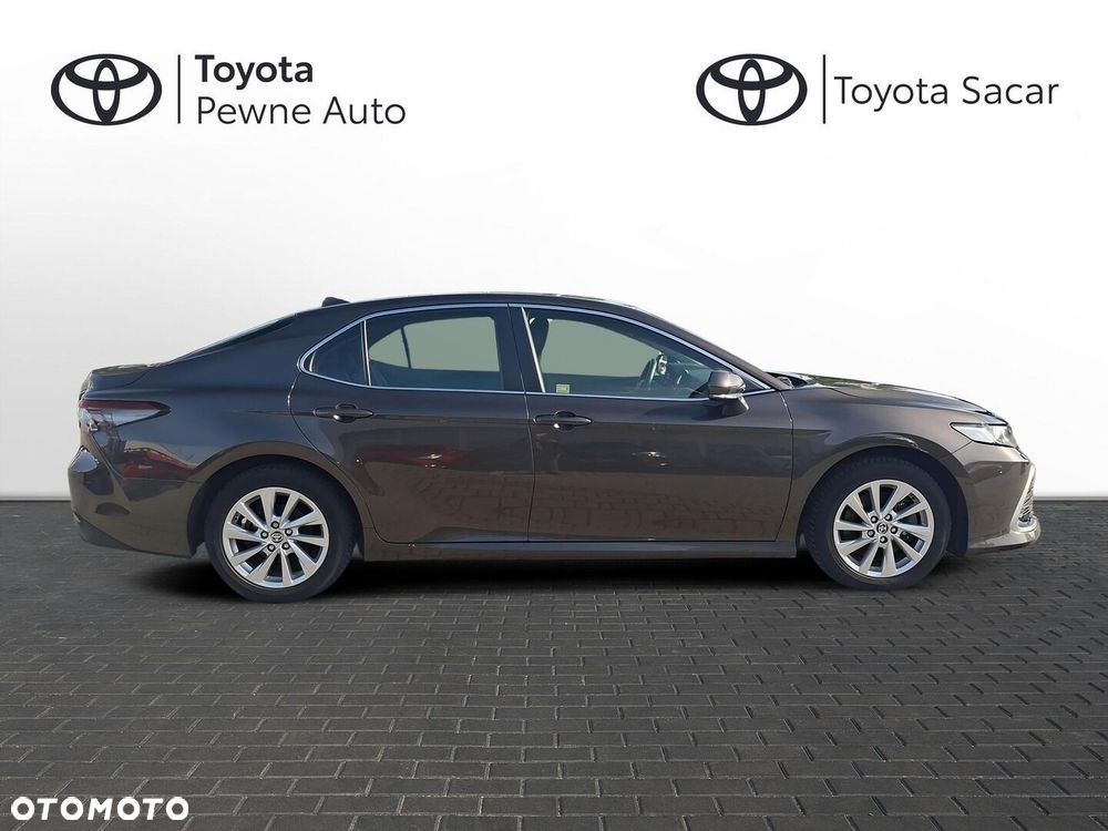 Toyota Camry 2.5 Hybrid Comfort CVT - 6